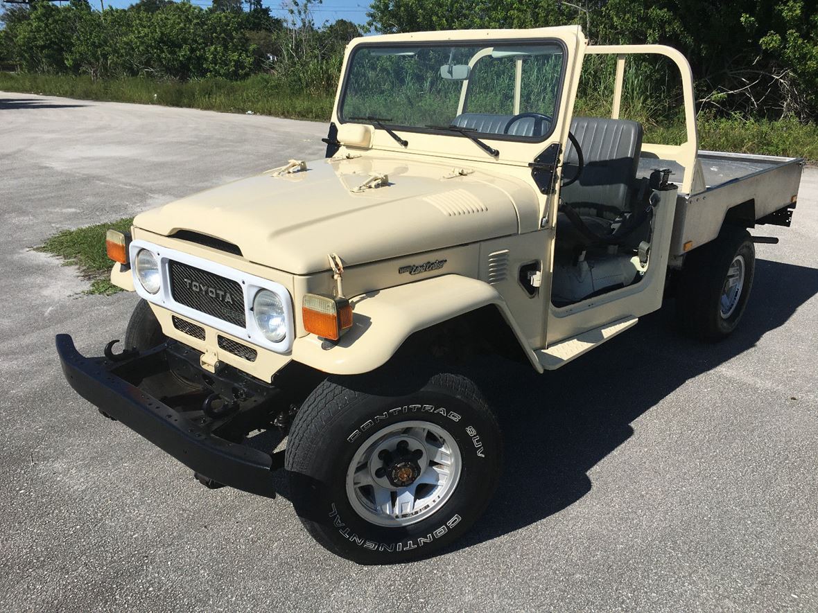 1984 Toyota Land Cruiser for sale by owner in Miami