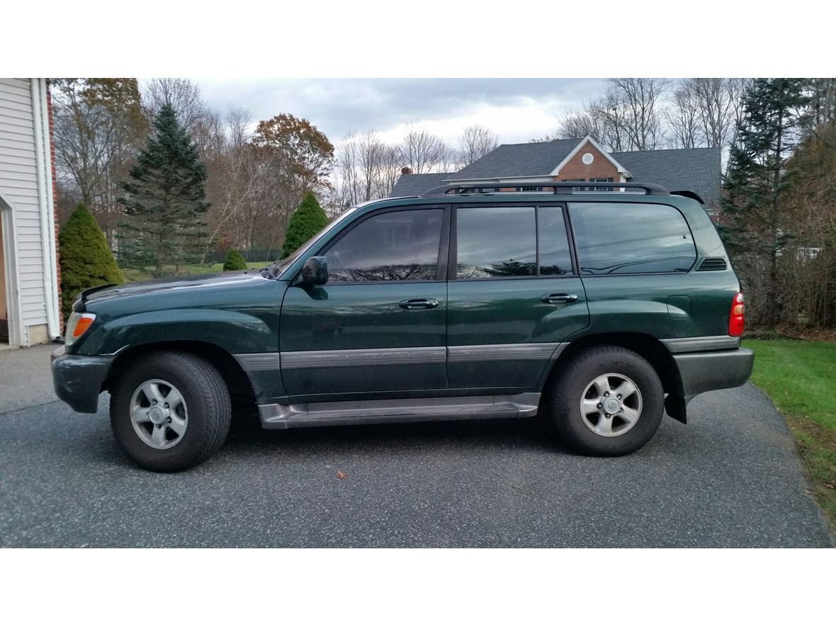 2000 Toyota Land Cruiser for sale by owner in Holliston