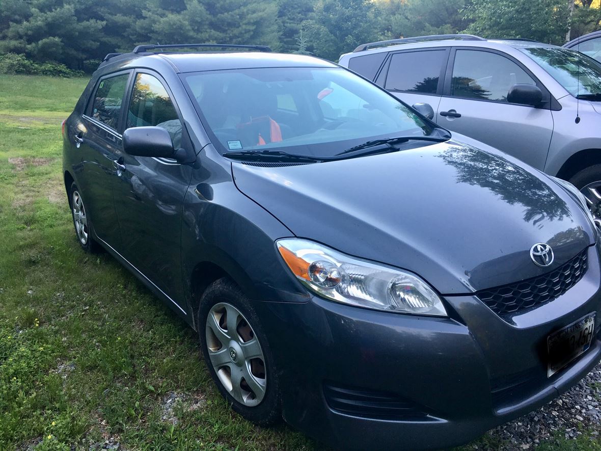 2009 Toyota Matrix for sale by owner in Mechanic Falls