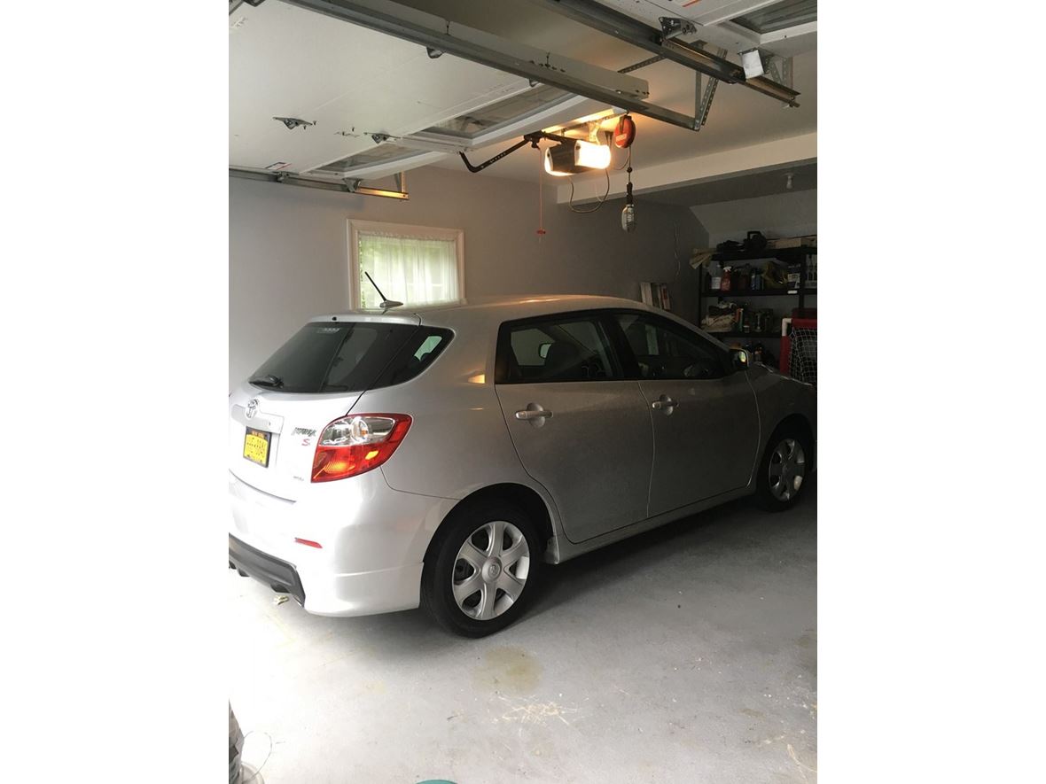 2009 Toyota Matrix S for sale by owner in Smithtown