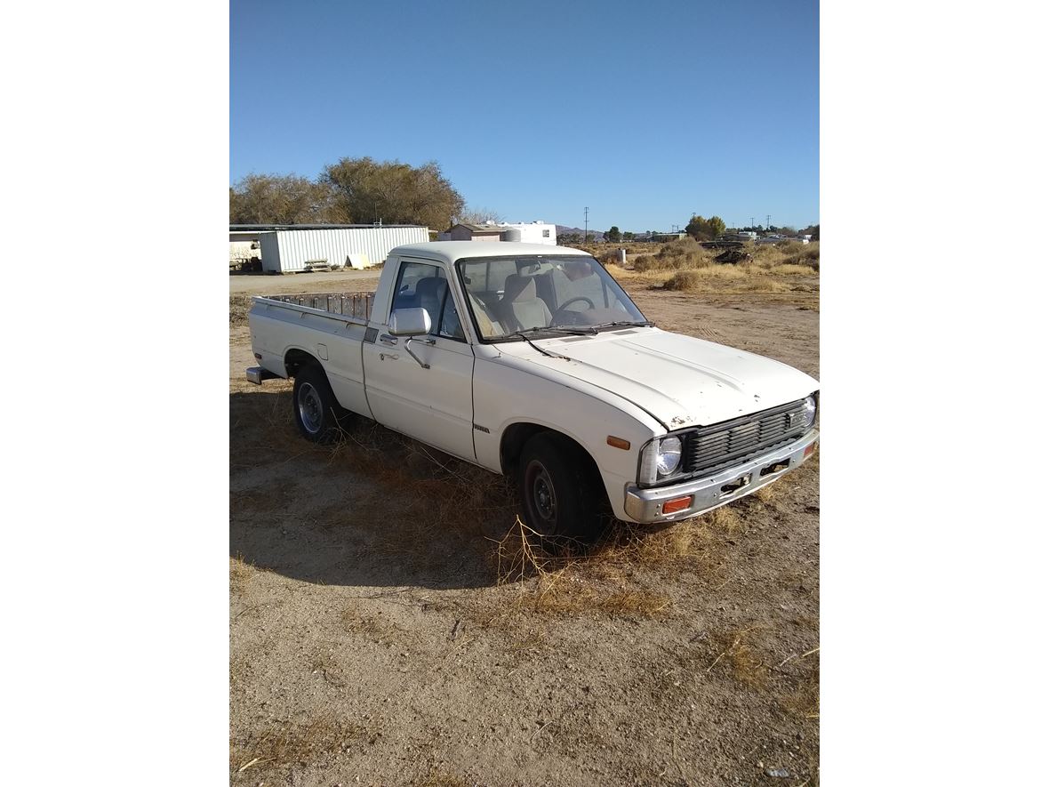 1980 Toyota Pickup for sale by owner in Rosamond