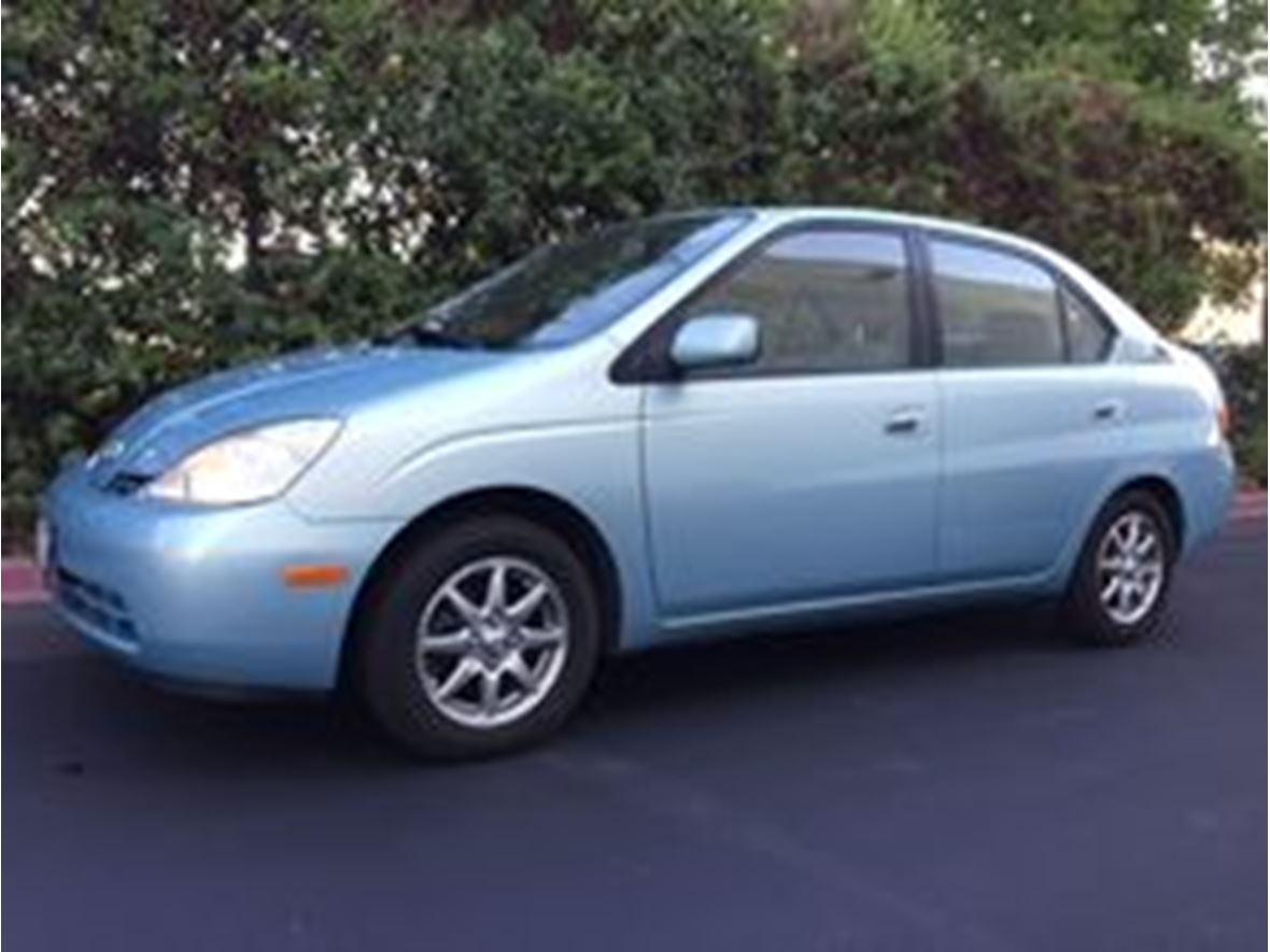 2001 Toyota Prius for sale by owner in Van Nuys