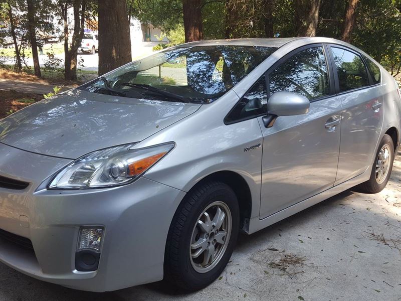 2010 Toyota Prius for sale by owner in Kill Devil Hills