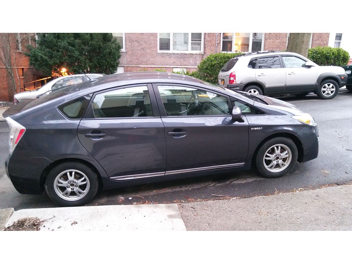 2010 Toyota Prius for sale by owner in Bronx