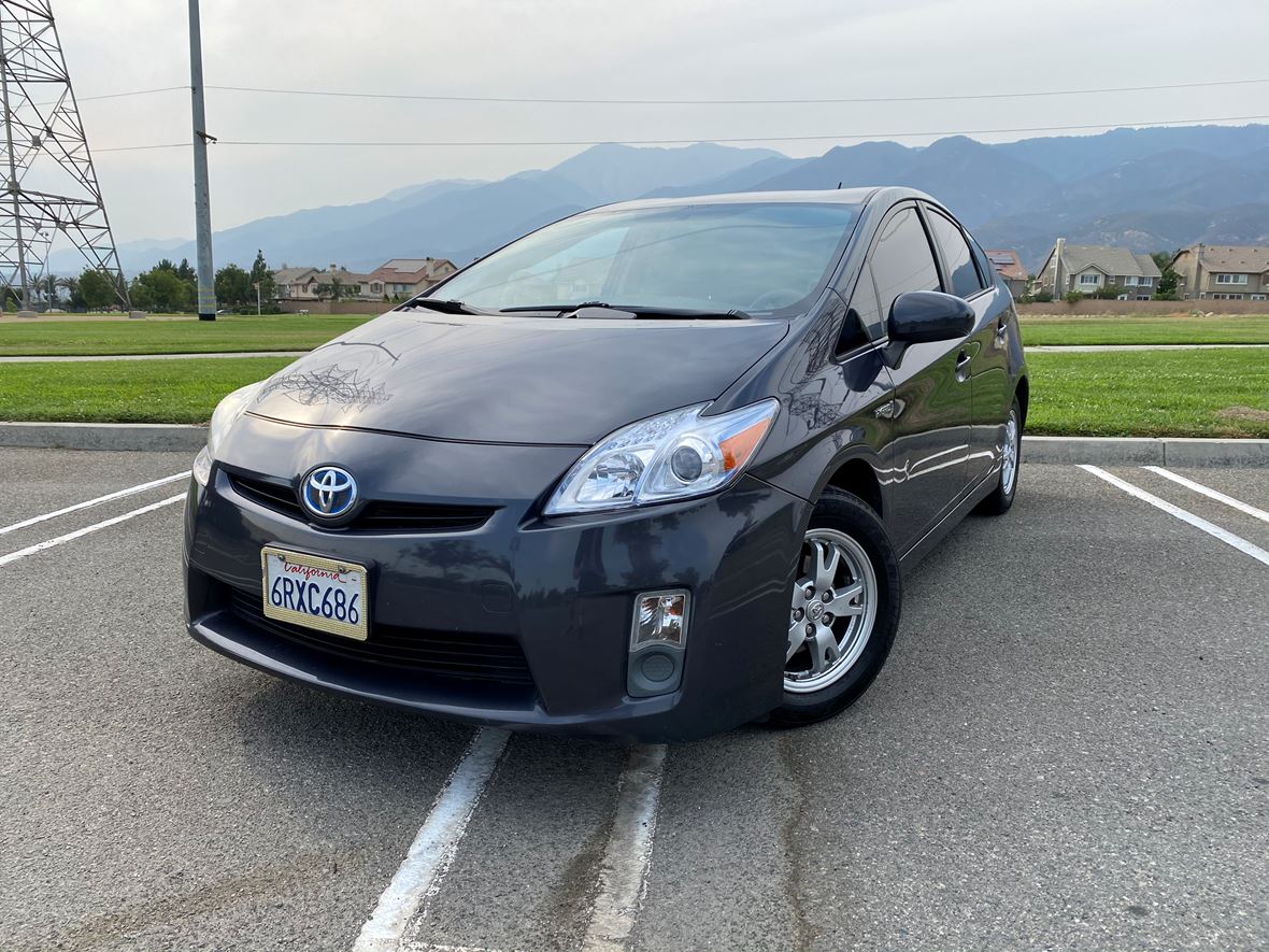 2011 Toyota Prius for sale by owner in San Bernardino