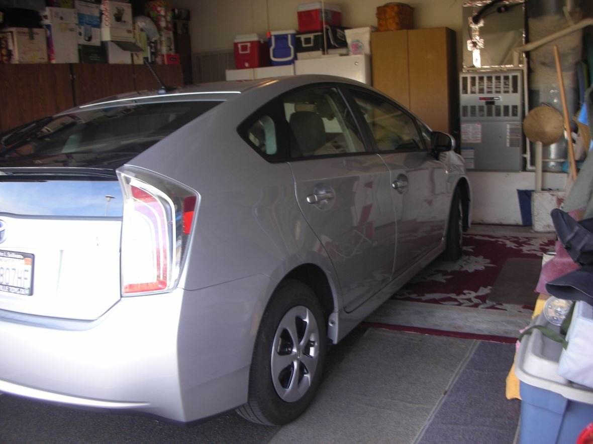 2013 Toyota Prius for sale by owner in Sacramento