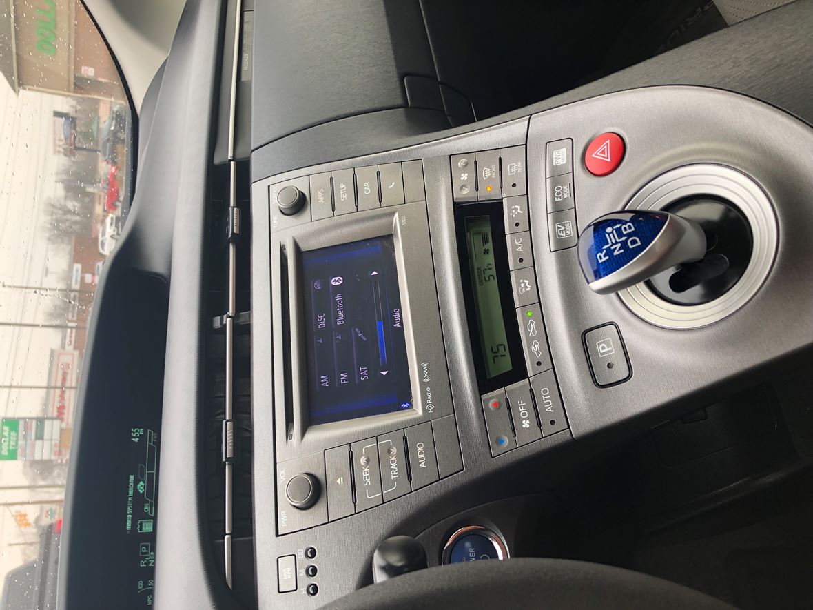 2013 Toyota Prius for sale by owner in Indianapolis