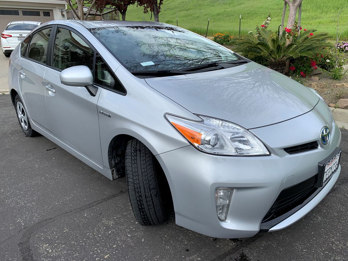 2014 Toyota Prius for sale by owner in Concord
