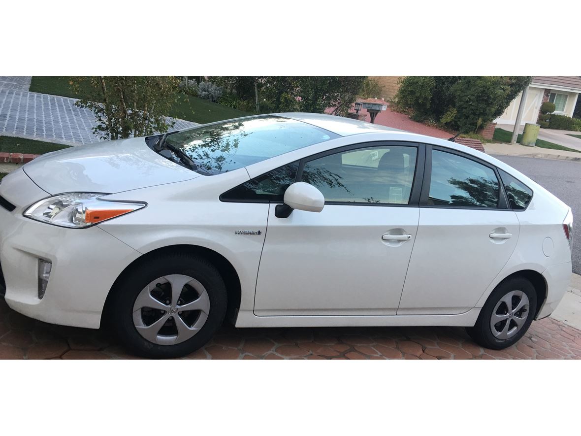 2015 Toyota Prius for sale by owner in Agoura Hills