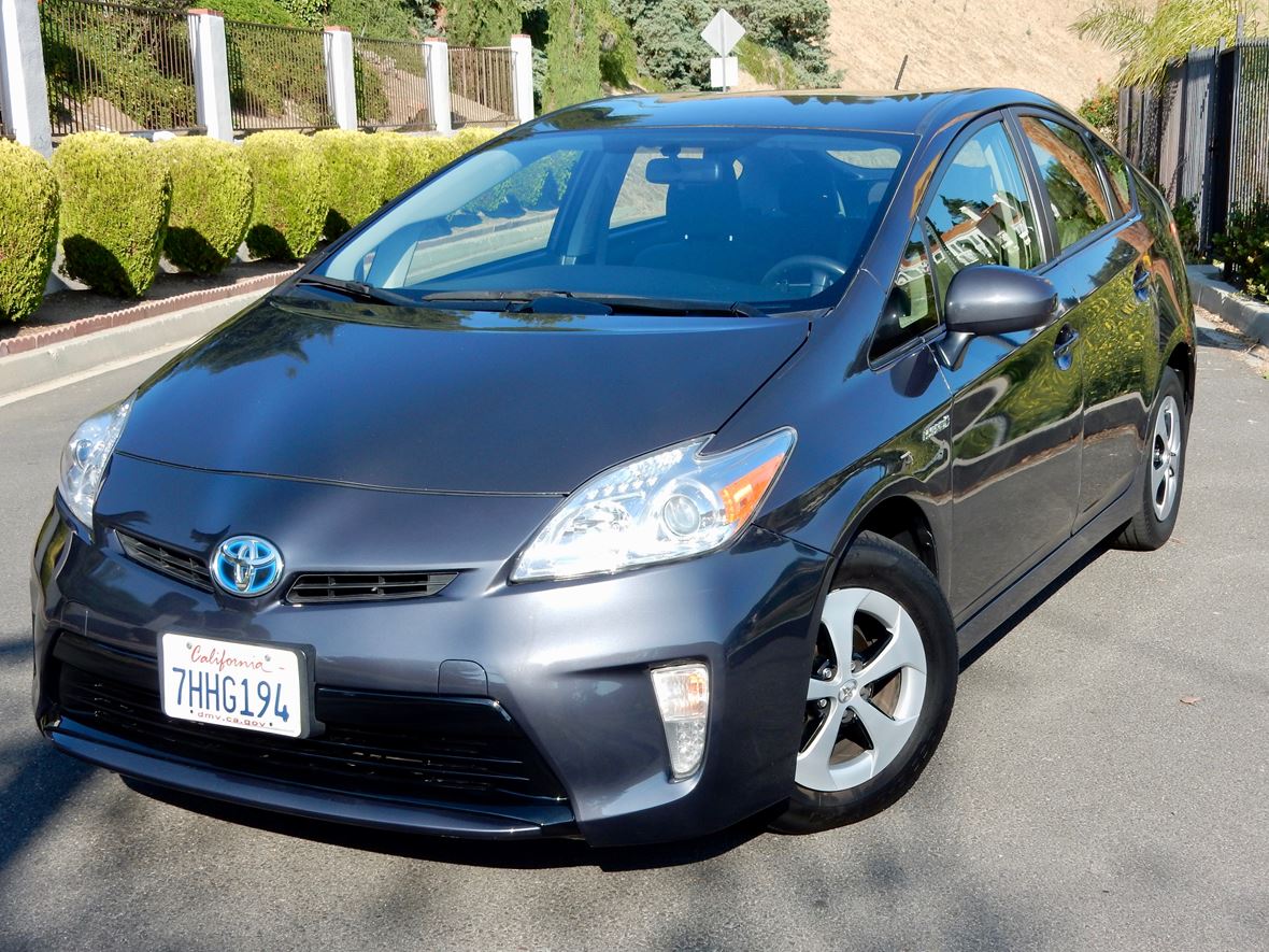 2015 Toyota Prius for sale by owner in Woodland Hills