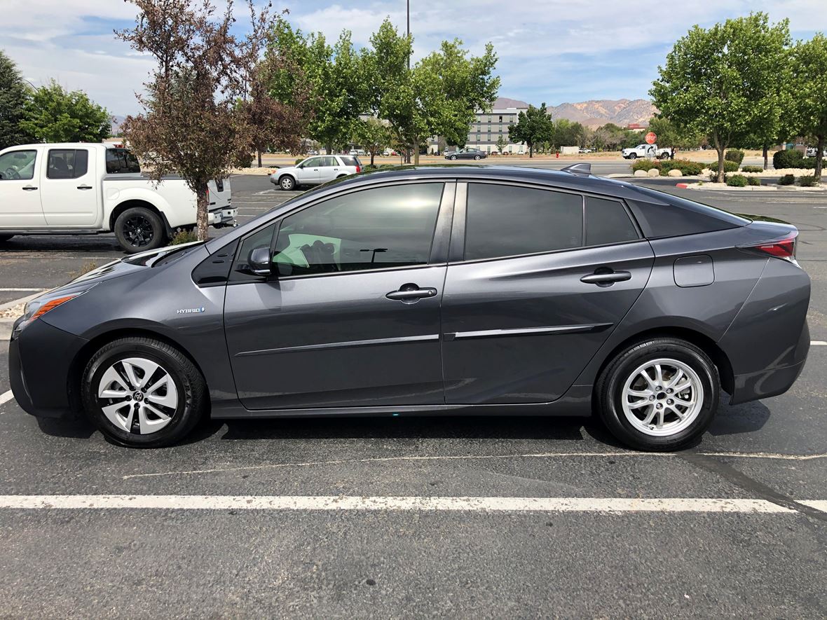 2017 Toyota Prius for sale by owner in Reno