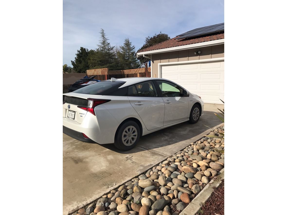 2019 Toyota Prius for sale by owner in Tracy