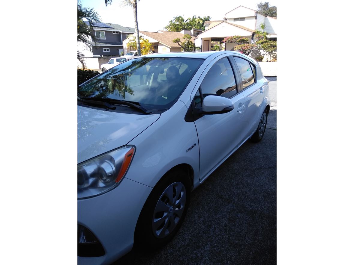 2013 Toyota Prius C for sale by owner in Mililani