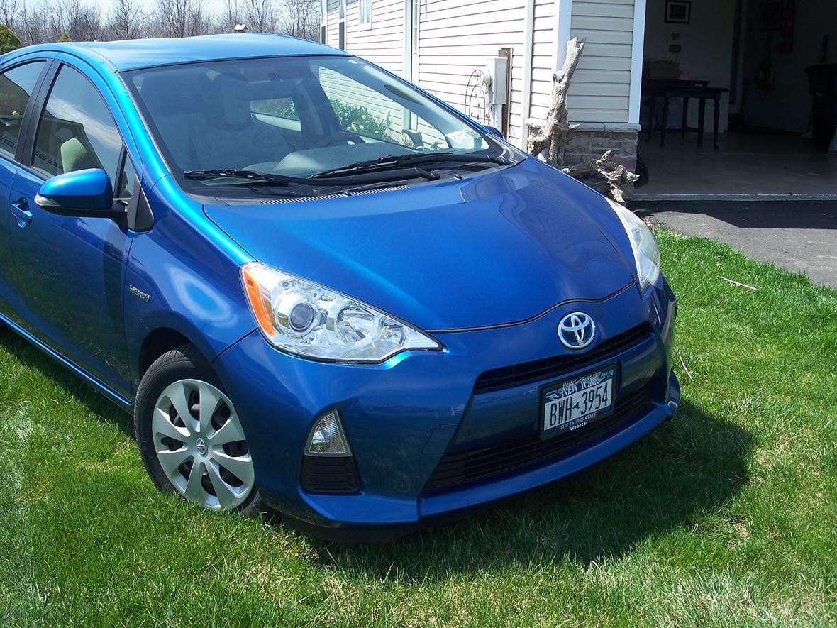 2013 Toyota Prius C for sale by owner in Canandaigua