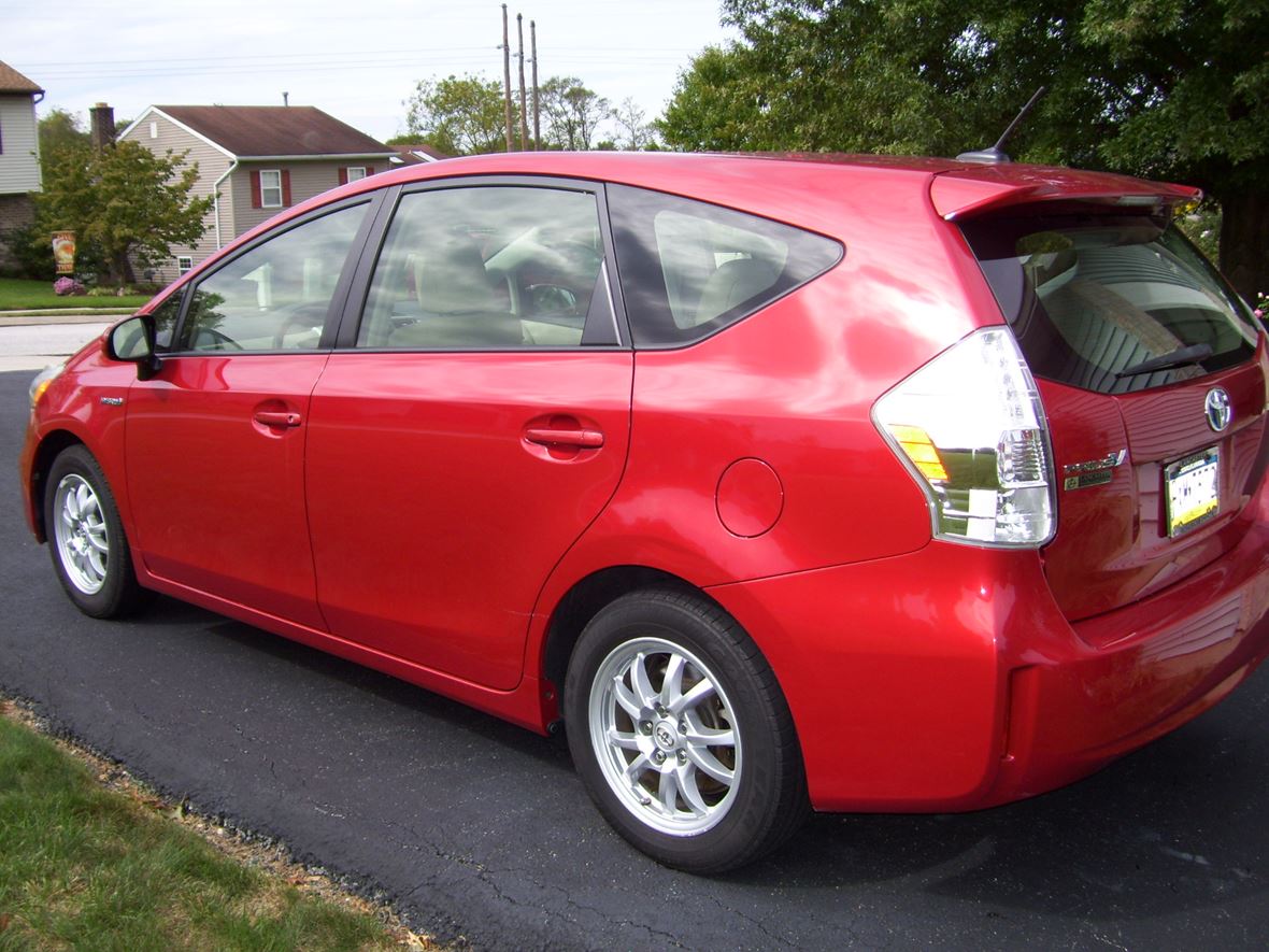 2012 Toyota Prius V for sale by owner in York