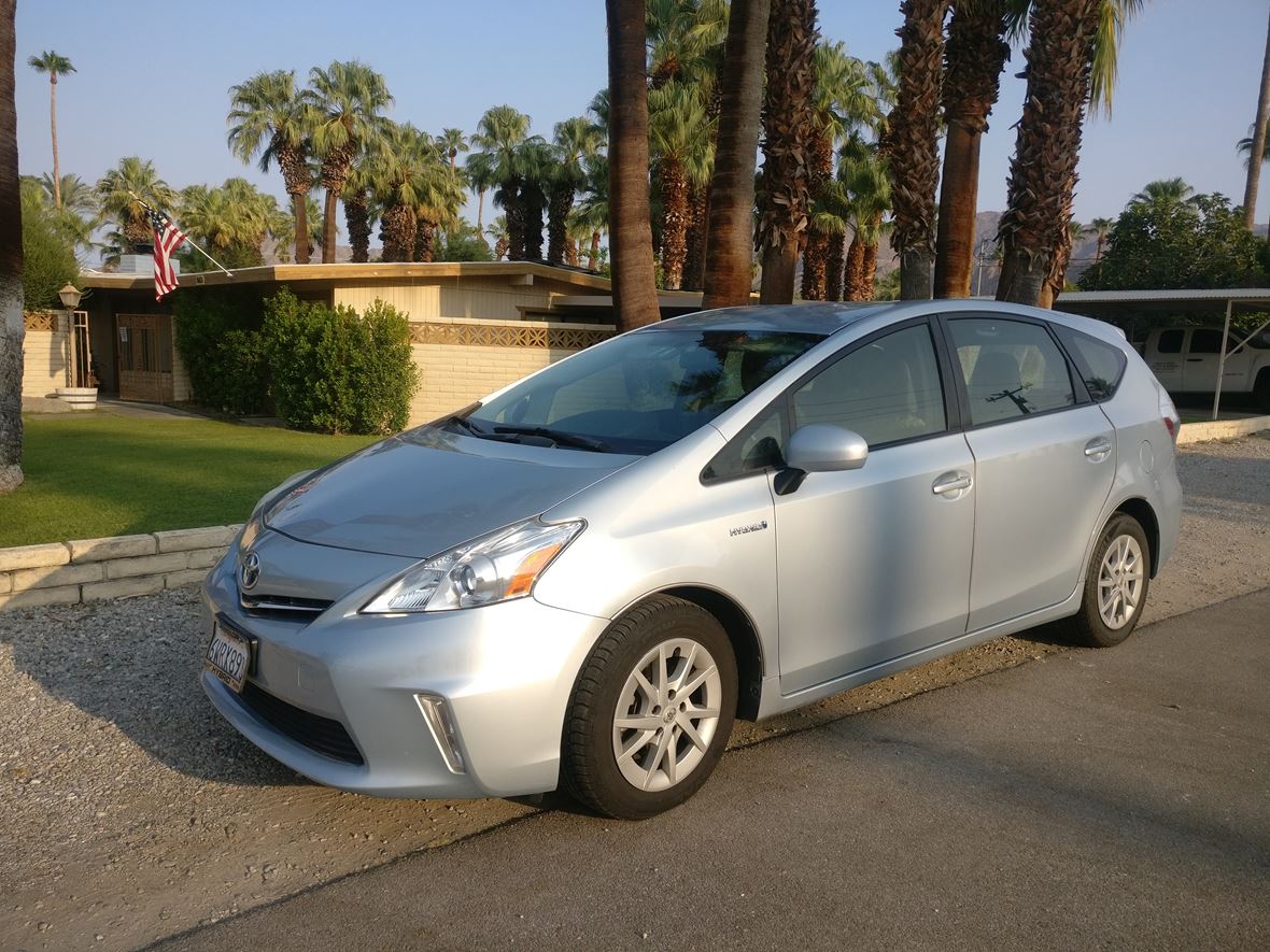 2012 Toyota Prius V for sale by owner in Palm Desert