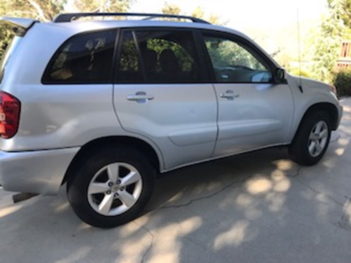 2005 Toyota Rav4 for sale by owner in San Bernardino