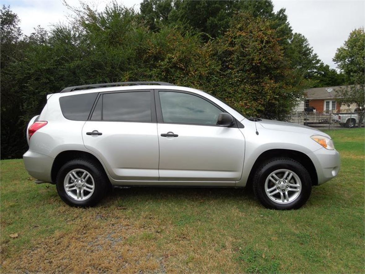 2007 Toyota Rav4 for sale by owner in Fremont