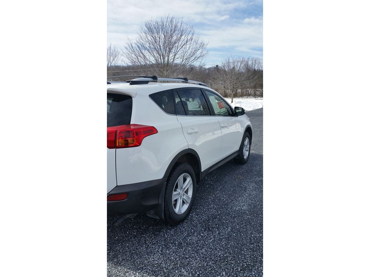 2013 Toyota Rav4 for sale by owner in New Haven