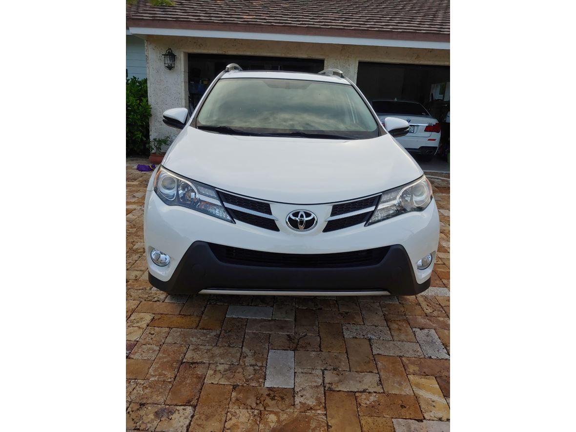 2013 Toyota Rav4 for sale by owner in Fort Lauderdale
