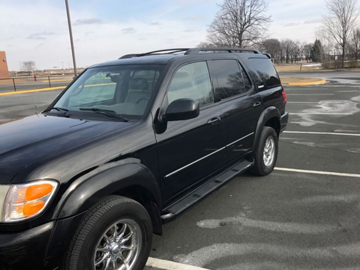 2004 Toyota Sequoia for sale by owner in Osseo