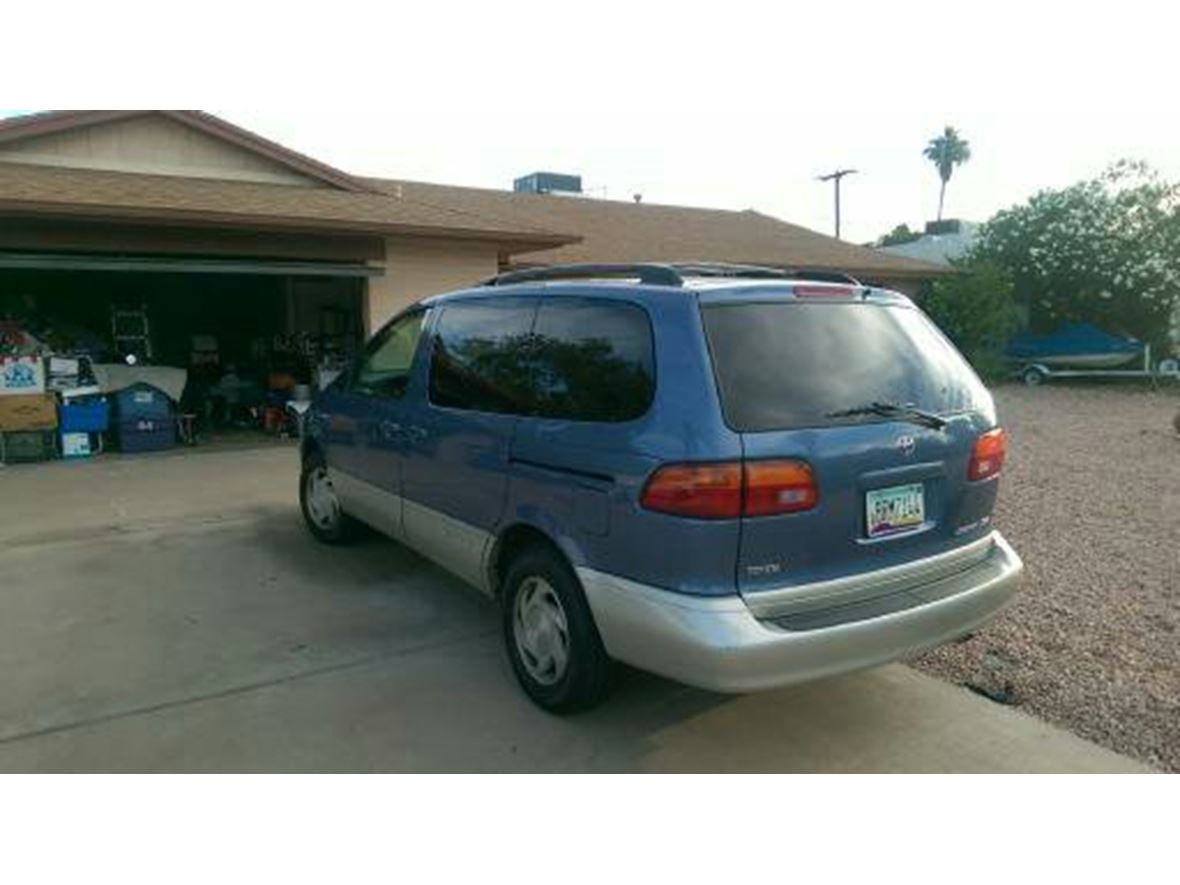 2000 Toyota Sienna for sale by owner in Scottsdale