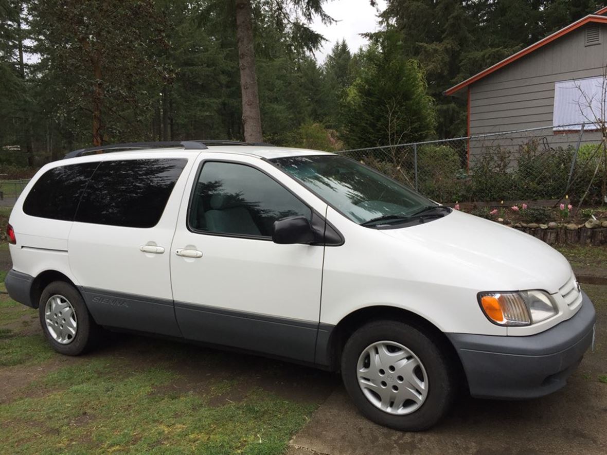 2002 Toyota Sienna for sale by owner in Olympia