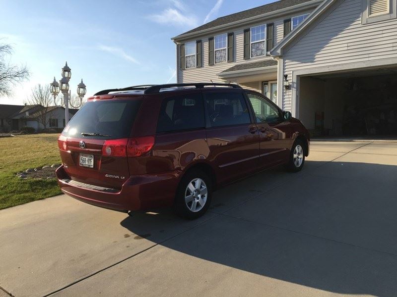2006 Toyota Sienna for Sale by Owner in Oak Creek, WI 53154
