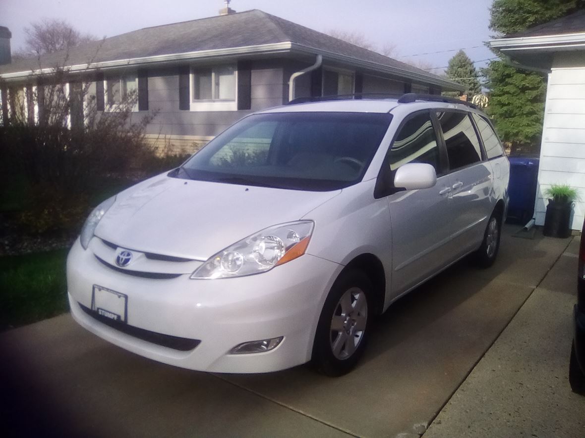 2006 Toyota Sienna for sale by owner in Appleton