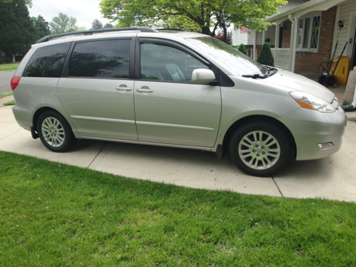 2007 Toyota Sienna for sale by owner in Manassas