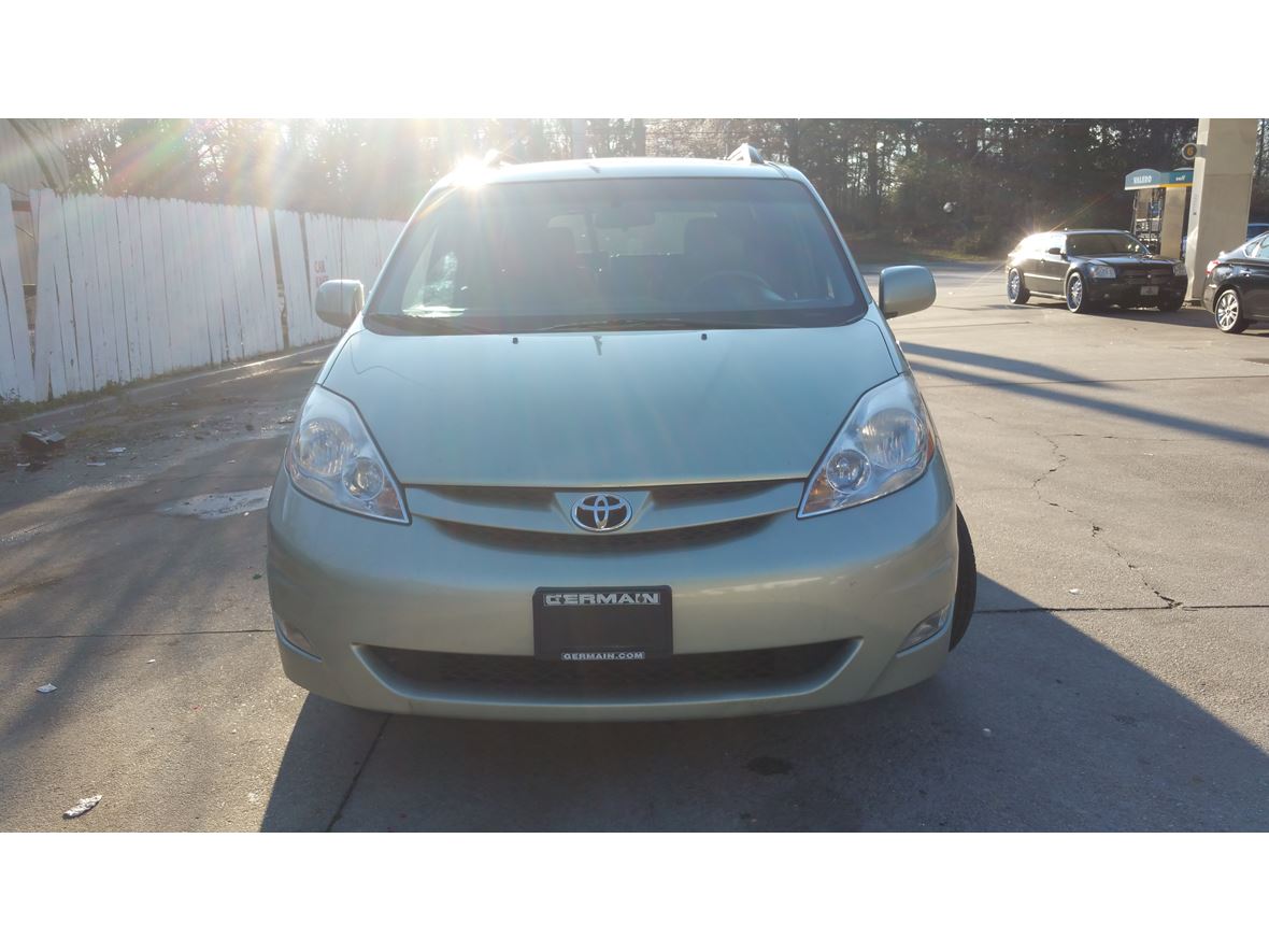 2008 Toyota Sienna for sale by owner in Mableton
