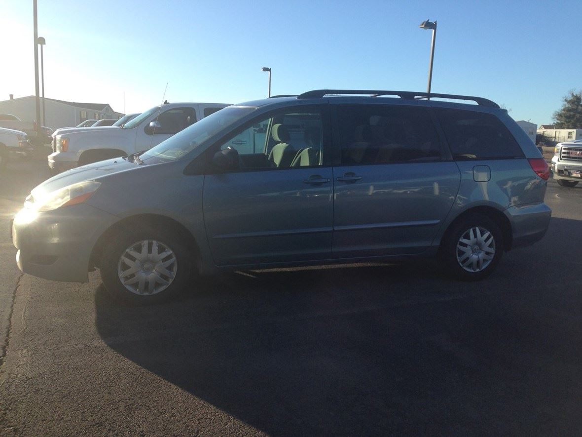 2008 Toyota Sienna for sale by owner in El Reno