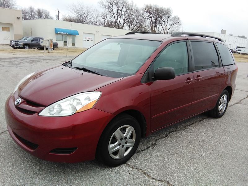 2009 Toyota Sienna for sale by owner in Lincoln