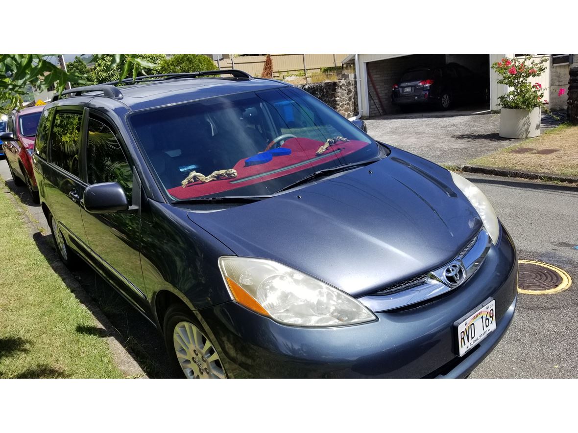 2009 Toyota Sienna for sale by owner in Honolulu