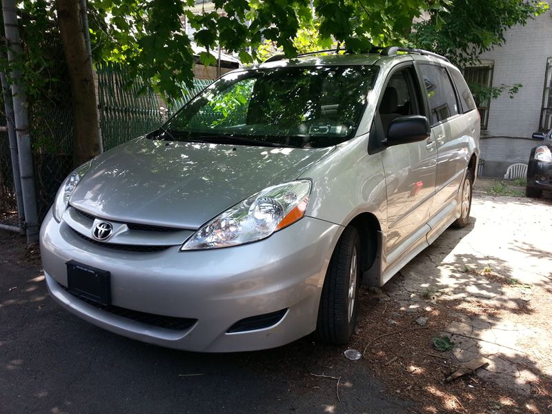 2010 Toyota Sienna for Sale by Owner in Brooklyn, NY 11251