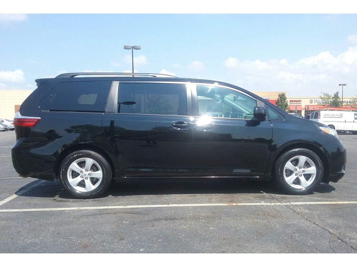2015 Toyota Sienna for Sale by Owner in Hilliard, OH 43026