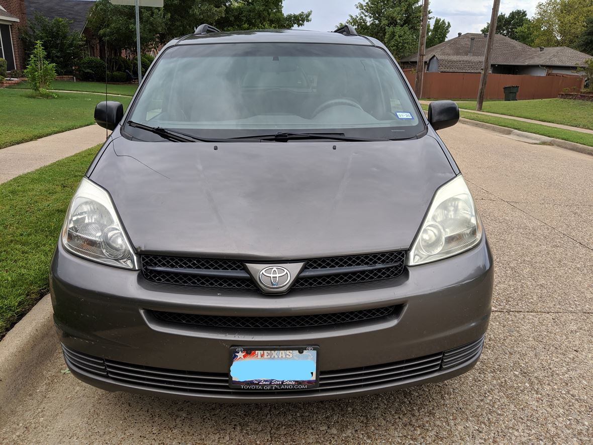 2004 Toyota Sienna LE for sale by owner in Plano