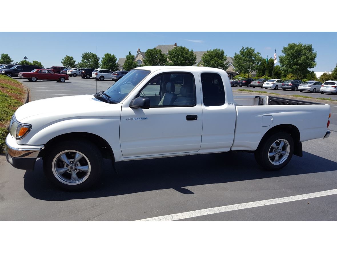 2002 Toyota Tacoma for sale by owner in Seattle