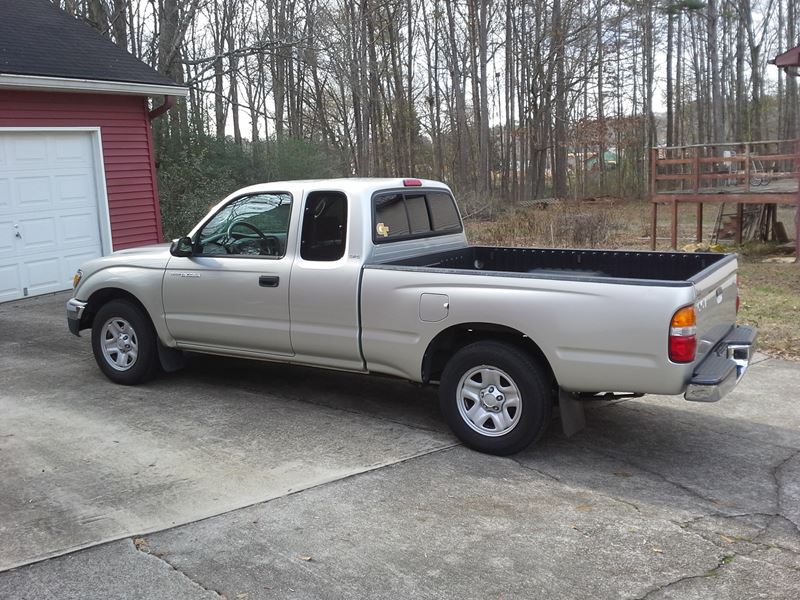 2004 Toyota Tacoma for sale by owner in Mableton
