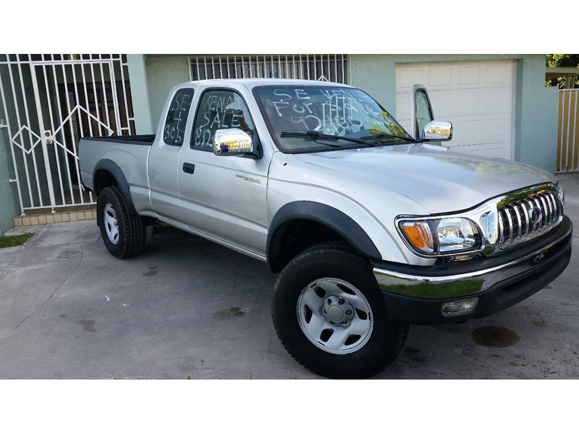 2004 Toyota Tacoma for sale by owner in Miami