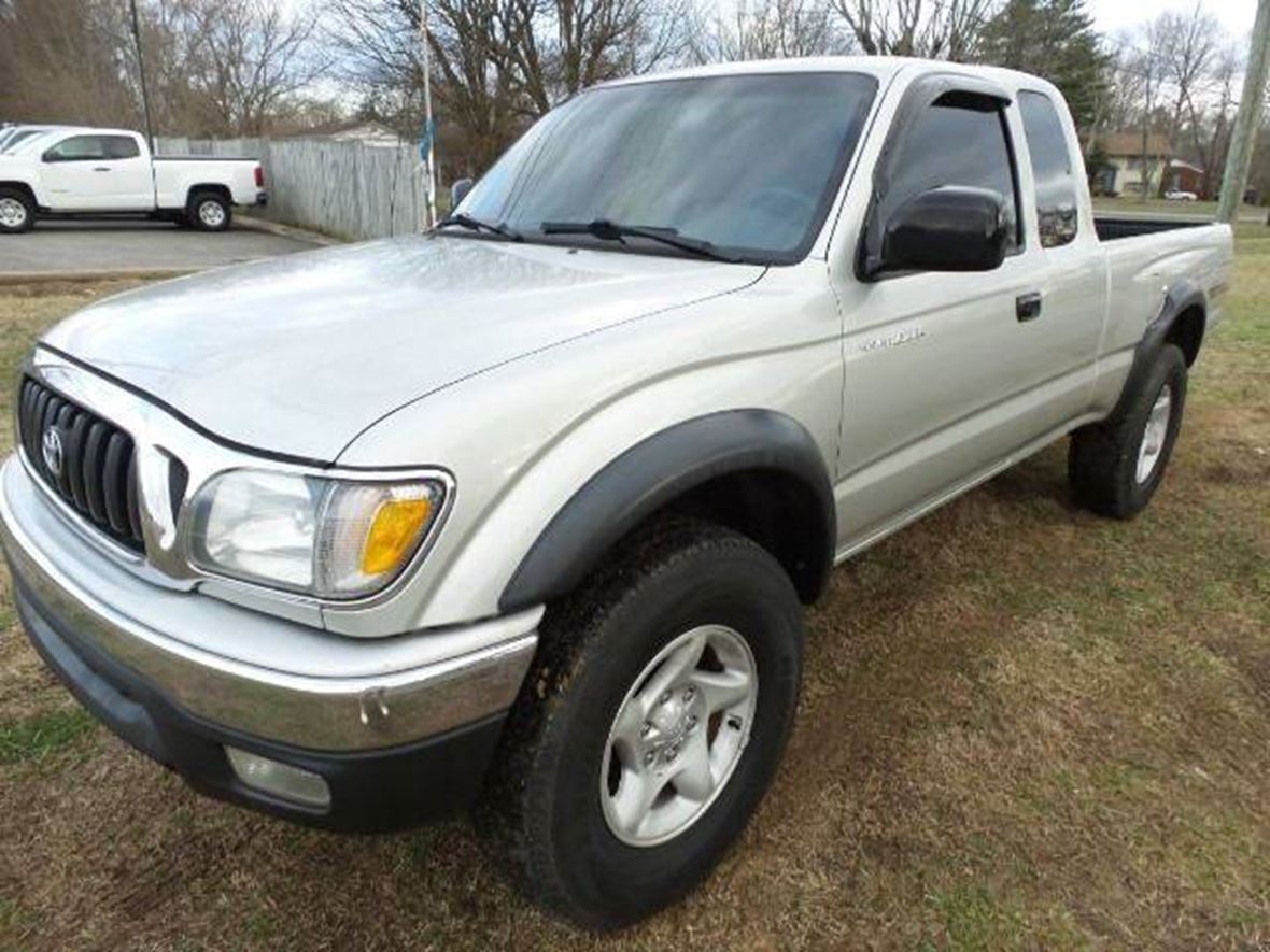 2004 Toyota Tacoma for sale by owner in Los Angeles
