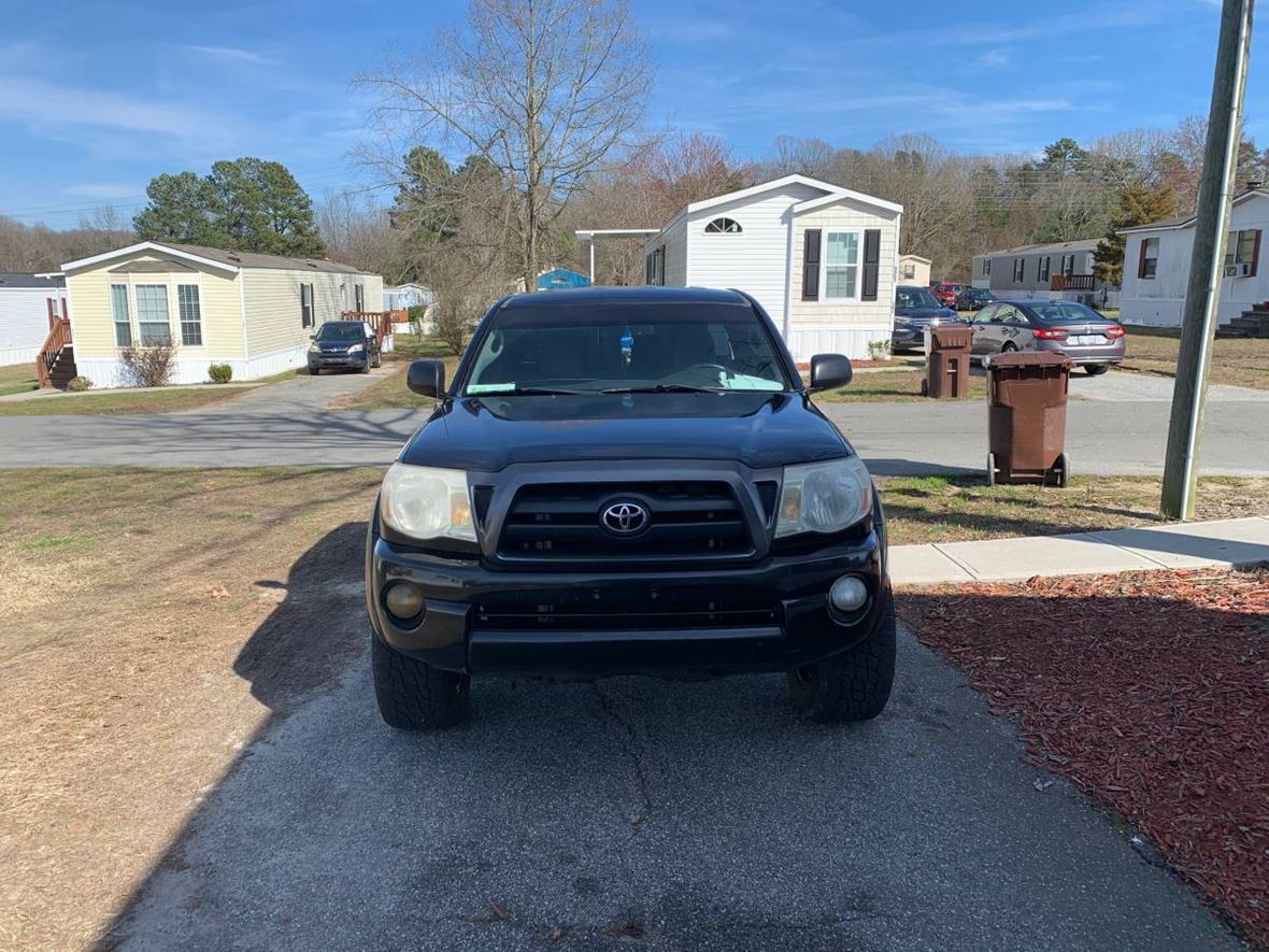 2005 Toyota Tacoma for sale by owner in Greensboro