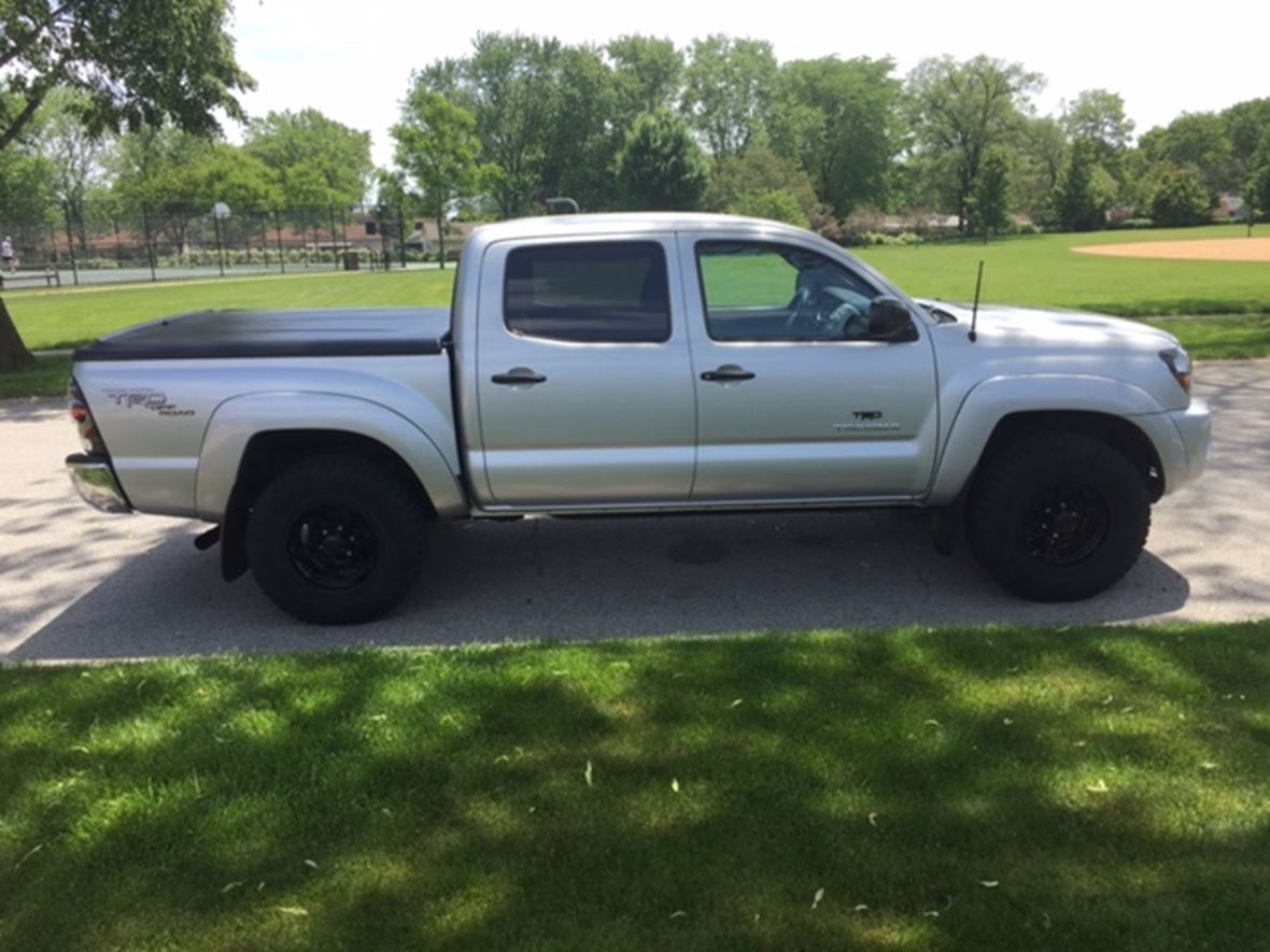 2007 Toyota Tacoma for sale by owner in Elk Grove Village