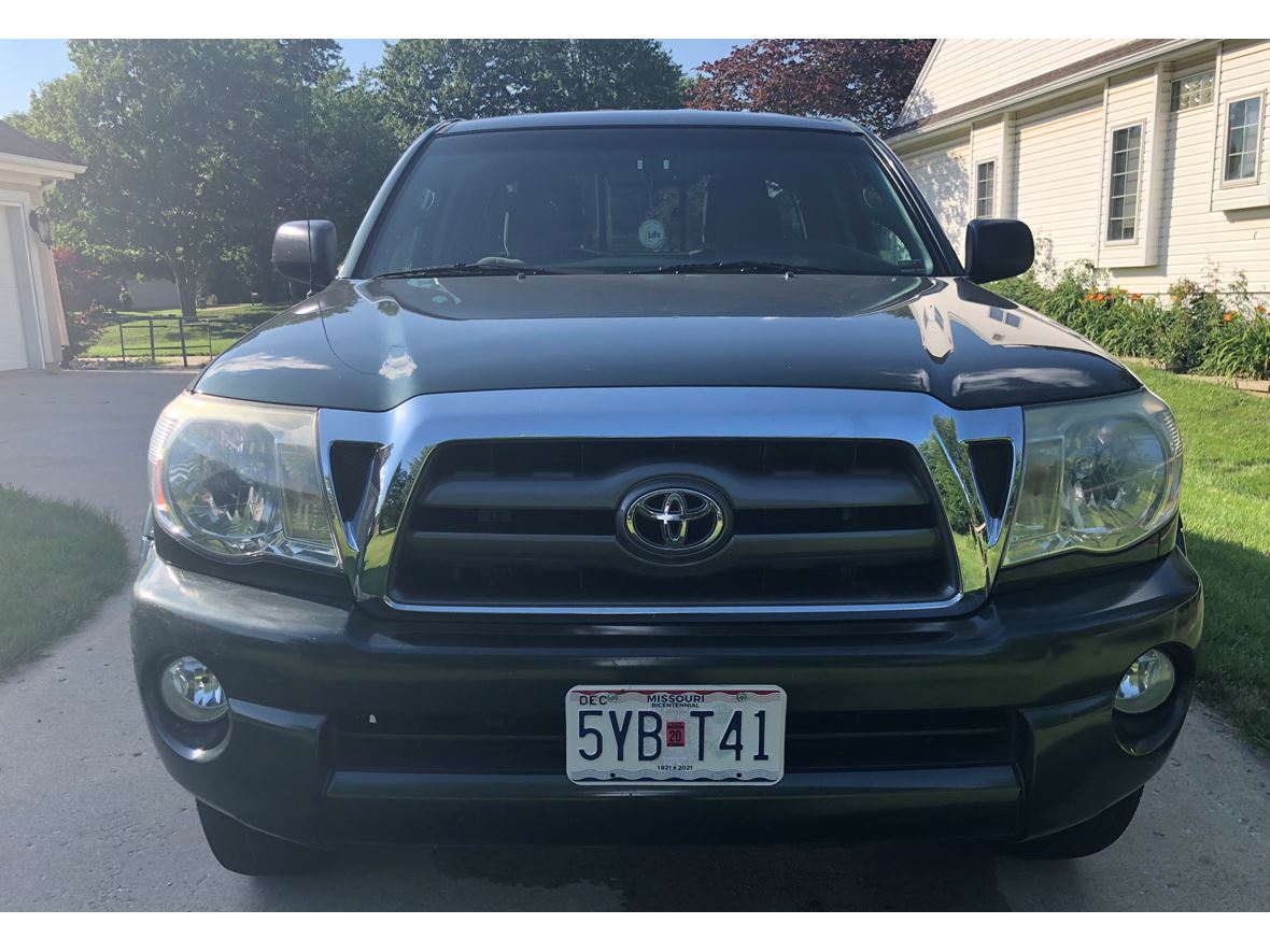 2010 Toyota Tacoma for sale by owner in Saint Joseph