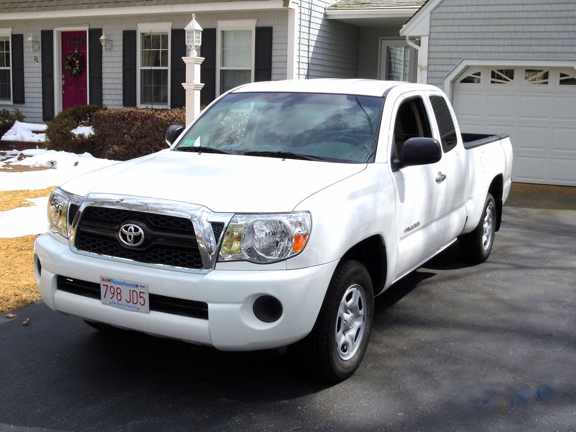 2011 Toyota Tacoma for sale by owner in North Dartmouth