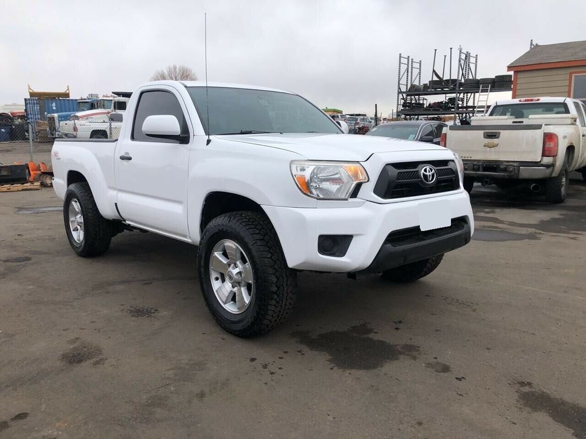 2013 Toyota Tacoma for sale by owner in Bismarck