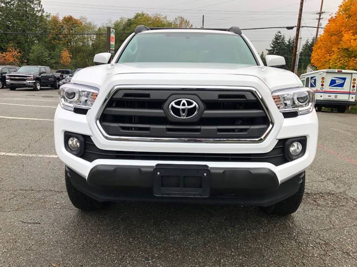 2017 Toyota Tacoma for sale by owner in Parkersburg