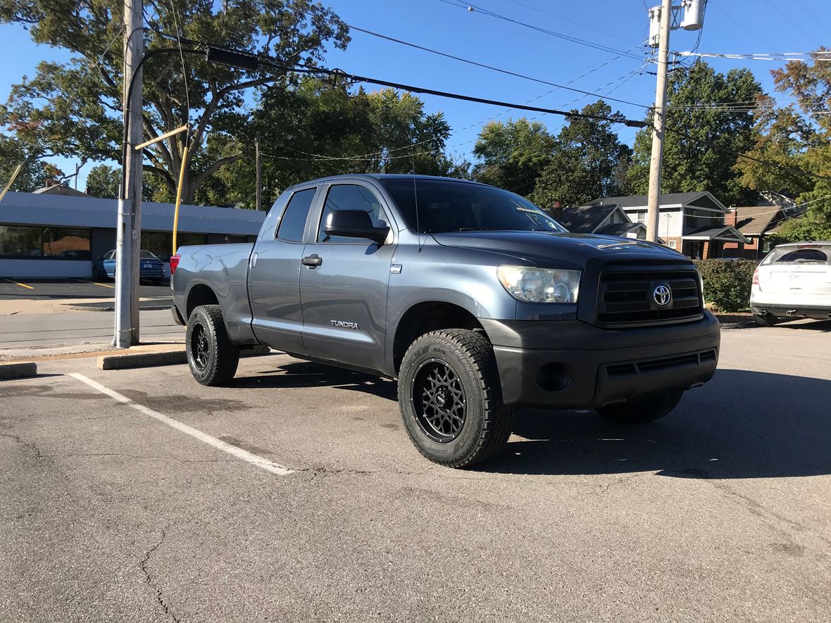 2010 Toyota Tundra for sale by owner in Saint Louis