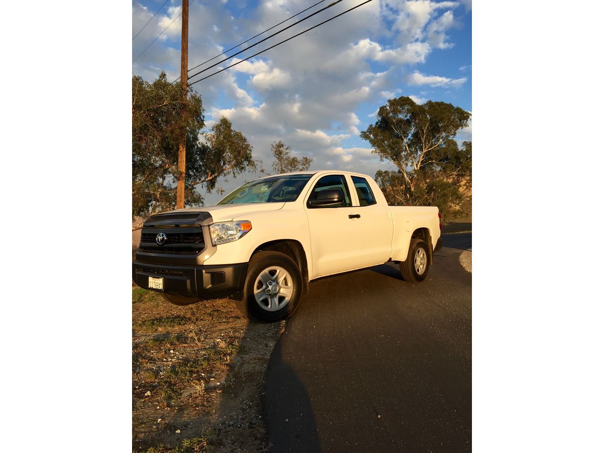 2015 Toyota Tundra for sale by owner in Moreno Valley
