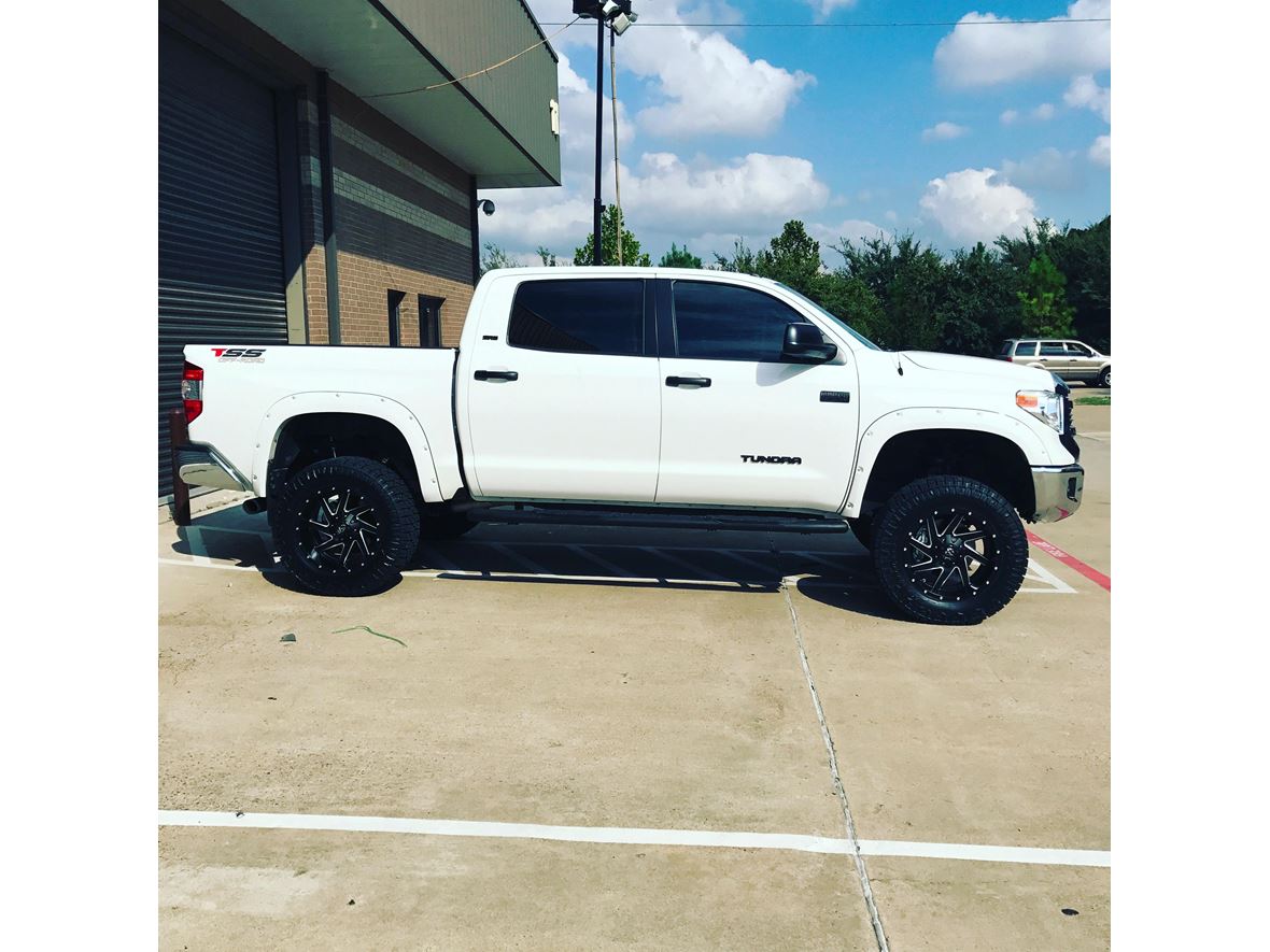 2017 Toyota Tundra for sale by owner in Houston